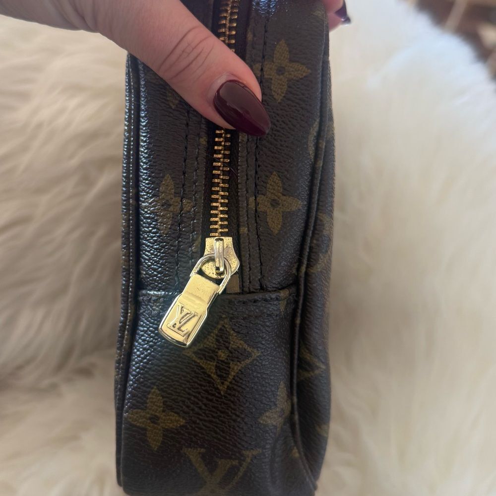 Louis Vuitton Monogram pouch - Picture 4 of 9
